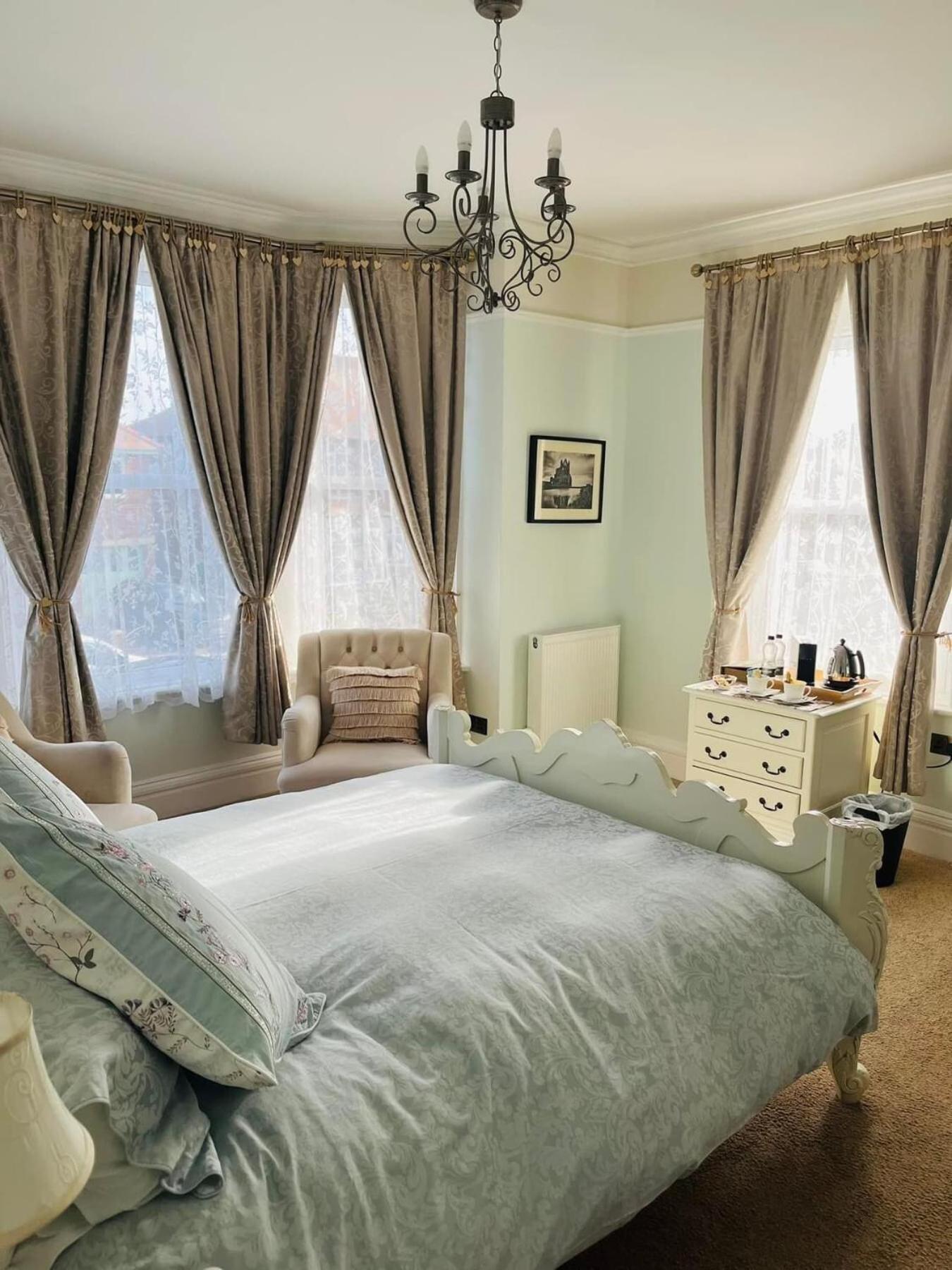 Bed and Breakfast Abbotsleigh Of Whitby Exterior foto