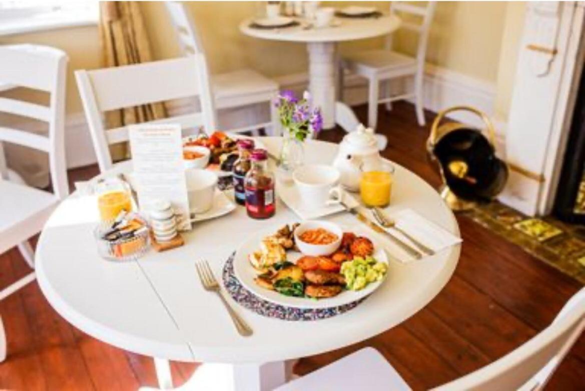 Bed and Breakfast Abbotsleigh Of Whitby Exterior foto